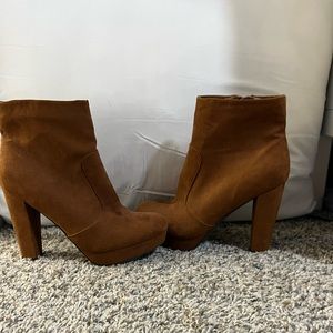 SUEDE BOOTIES
